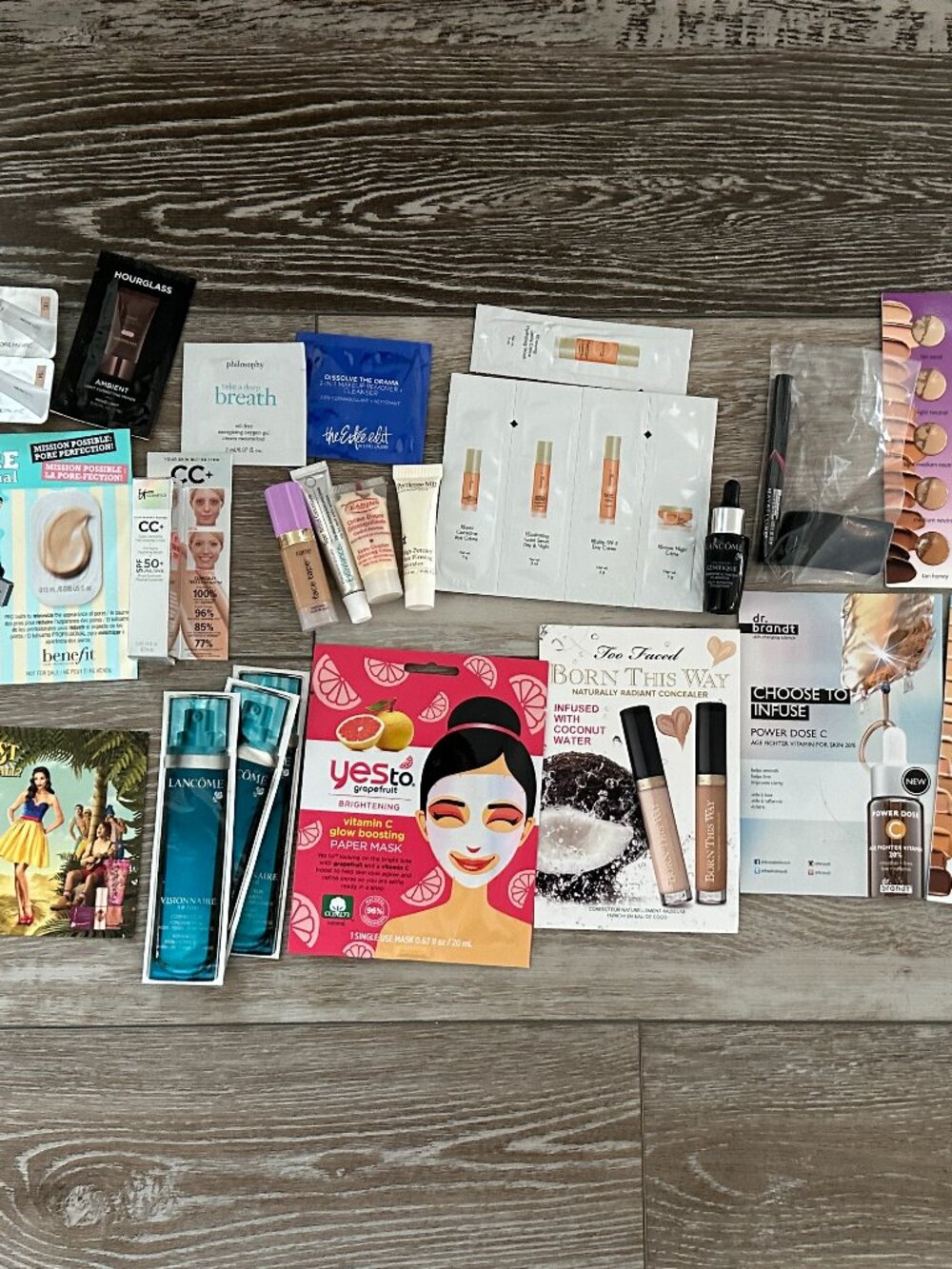 Large Lot of Beauty Samples Lancome Perricone MD It Cosmetics Tarte Etc